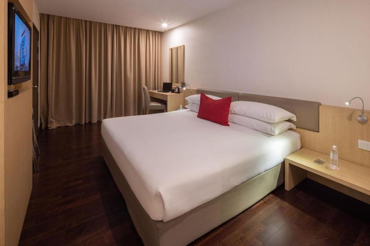 Rocana Hotel Kuantan Exterior photo