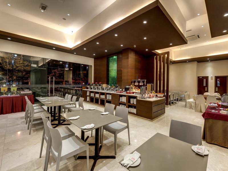 Rocana Hotel Kuantan Exterior photo